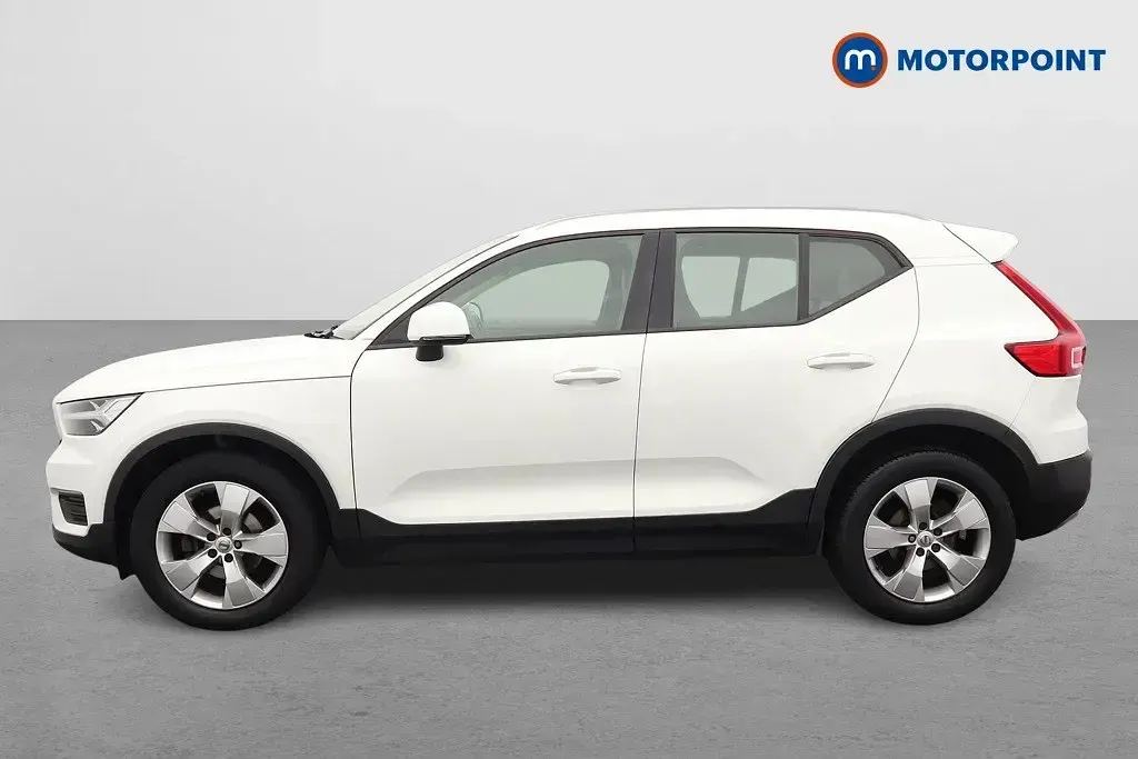 Usado Volvo XC40 Momentum 163 HP (119 kW) 2020 Branco SUV