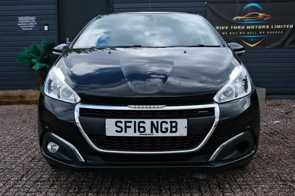 Used Peugeot 208 GT-line 110 HP (80 kW) 2016 Black Hatchback
