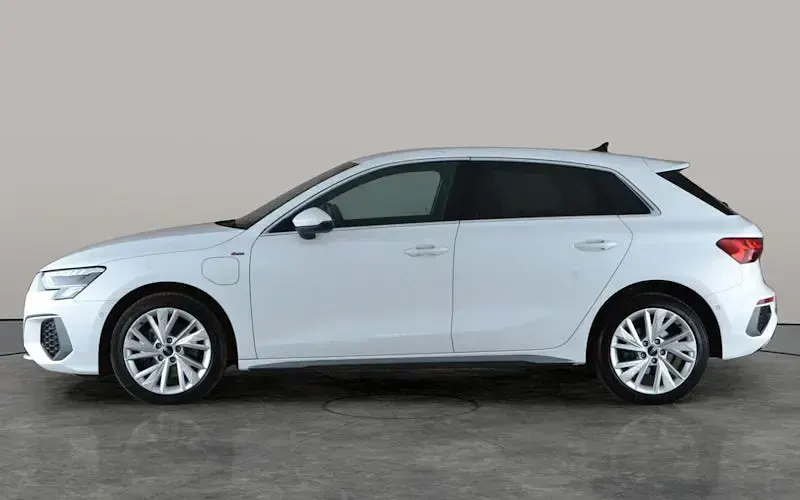 Used Audi A3 Sportback e-tron S-Line 204 HP (150 kW) 2023 White Hatchback