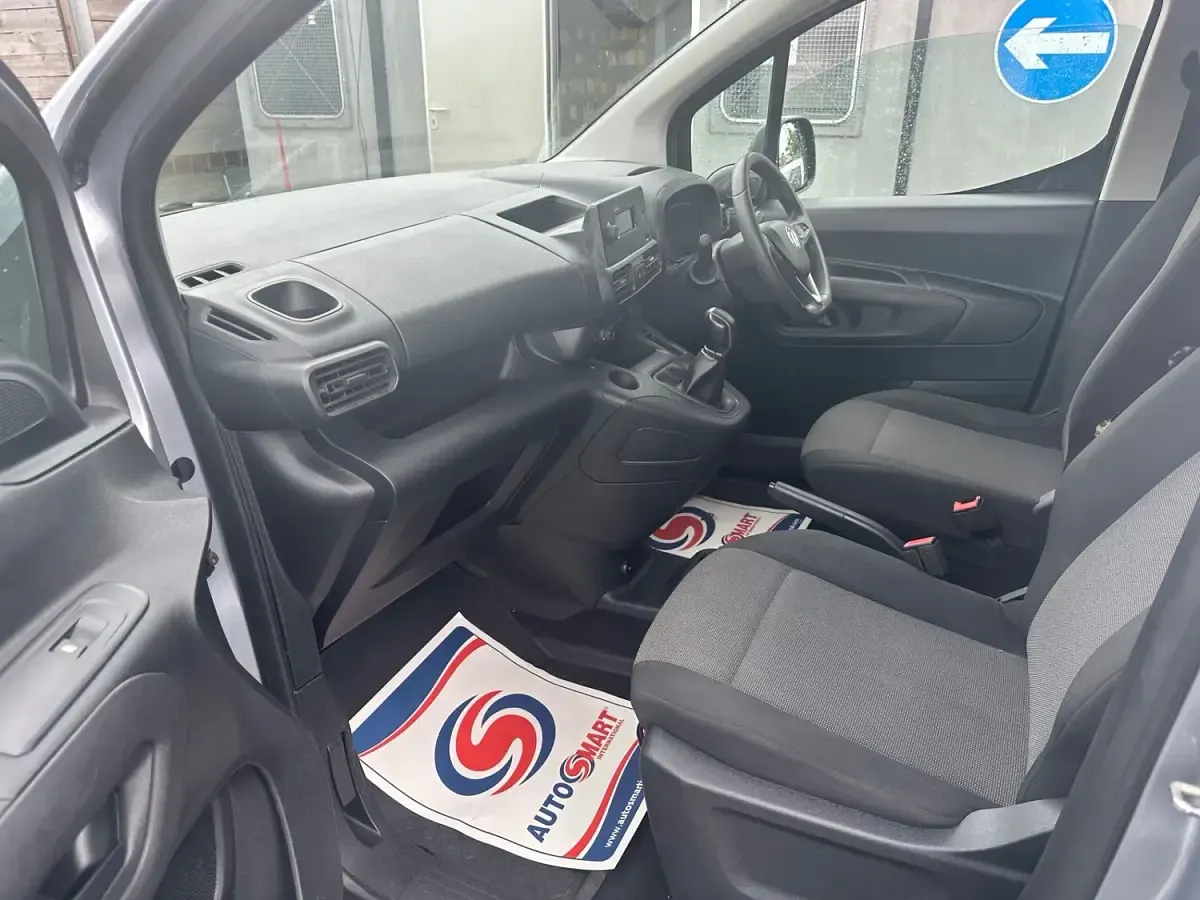 Used Vauxhall Combo Sportive 75 HP (55 kW) 2019 Grey MPV