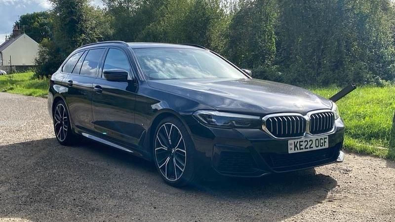 Black Used 2022 BMW 540 M Sport Estate | £41,806 (Fair price) - Image 1/4