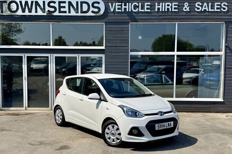 White Used 2014 Hyundai i10 SE Hatchback | £4,295 (Fair price) - Image 1/1