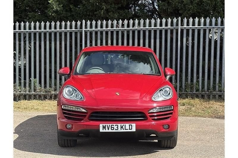 Used Porsche Cayenne 245 HP (180 kW) 2013 Red SUV