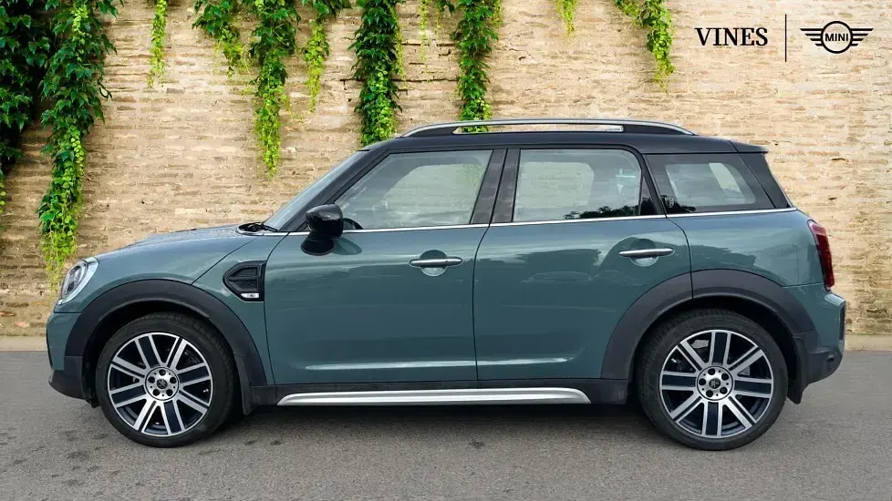 Used Mini Cooper Countryman Exclusive 134 HP (98 kW) 2023 Green SUV