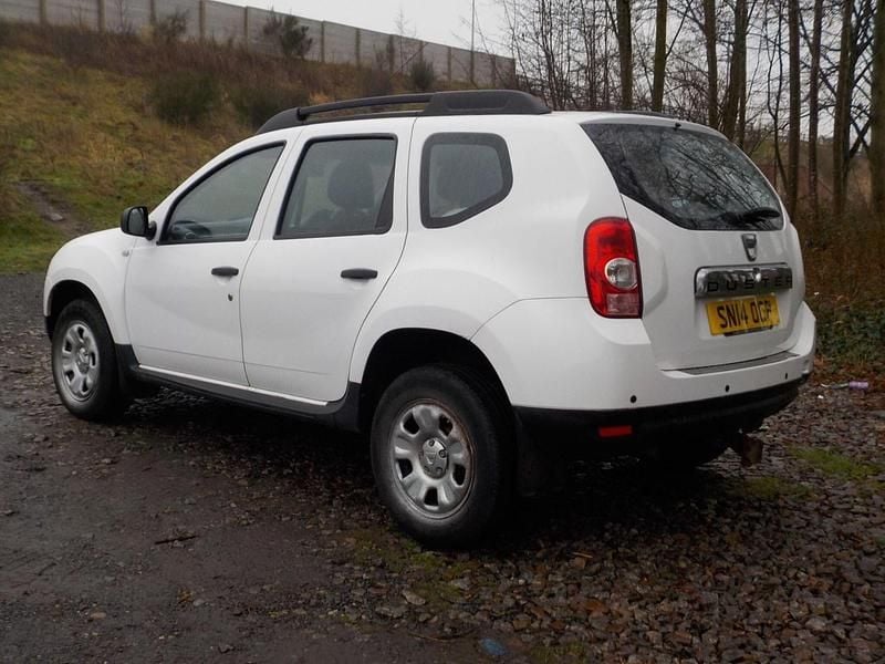 Used Dacia Duster Ambiance 2014 White Hatchback