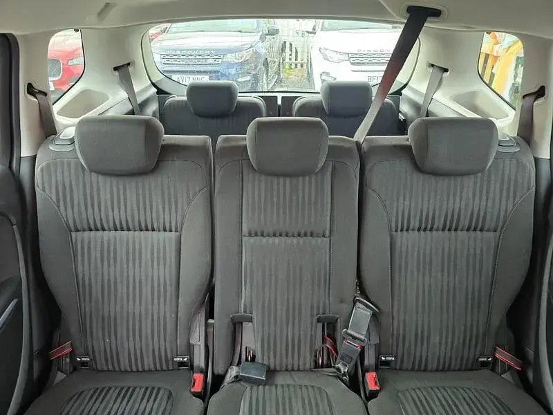 Used Vauxhall Zafira Tourer S 2014 White MPV