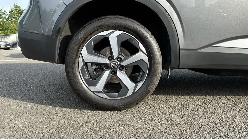 Used Nissan Qashqai N-Connecta 140 HP (102 kW) 2023 Grey SUV