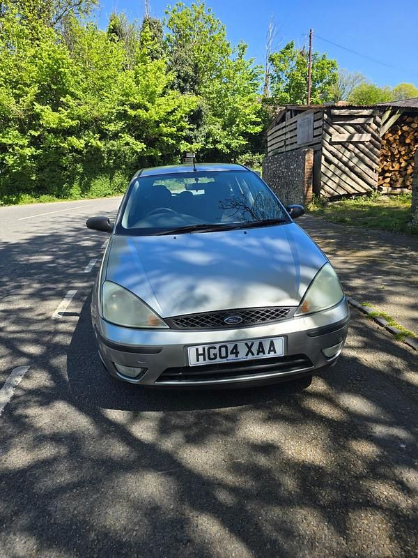 Usado Ford Focus Zetec 2004 Prateado Citadino