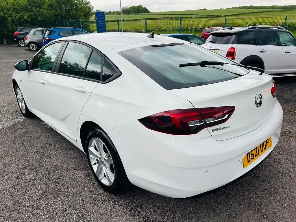 Used Vauxhall Insignia Sport 122 HP (89 kW) 2021 White Hatchback