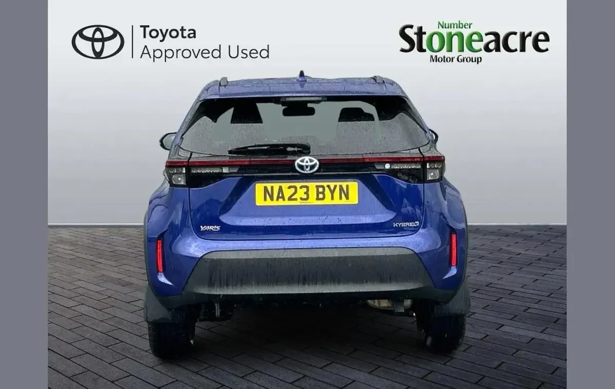 Used Toyota Yaris Cross Design 113 HP (83 kW) 2023 Blue SUV