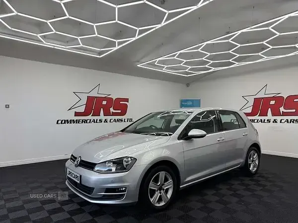 Used VW Golf VII Match 105 HP (77 kW) 2015 Silver Hatchback