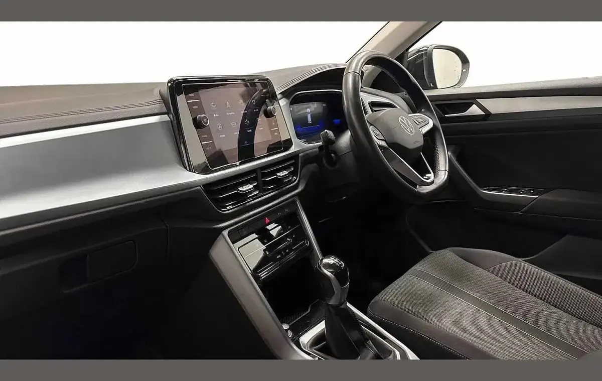Used VW T-Roc Life 150 HP (110 kW) 2022 Black SUV