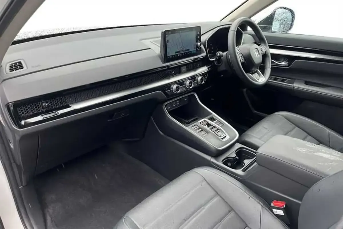 Used Honda CR-V Elegance 184 HP (135 kW) 2025 Platinum white SUV