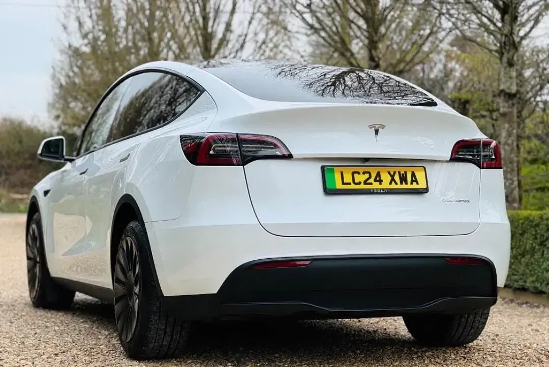 Used Tesla Model Y Long Range AWD 378 kW (514 HP) 2024 White SUV