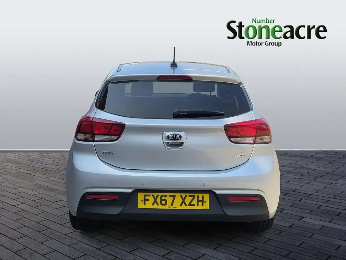 Used Kia Rio 89 HP (65 kW) 2017 Silver Hatchback