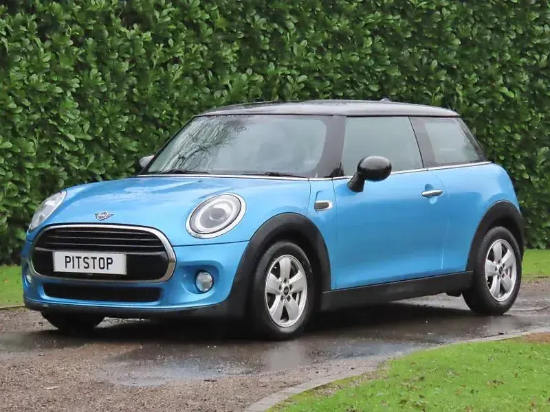 Used Mini Cooper Classic 136 HP (100 kW) 2018 Blue Hatchback