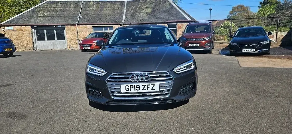 Usado Audi A5 Sport 190 HP (139 kW) 2019 Cinzento Coupé