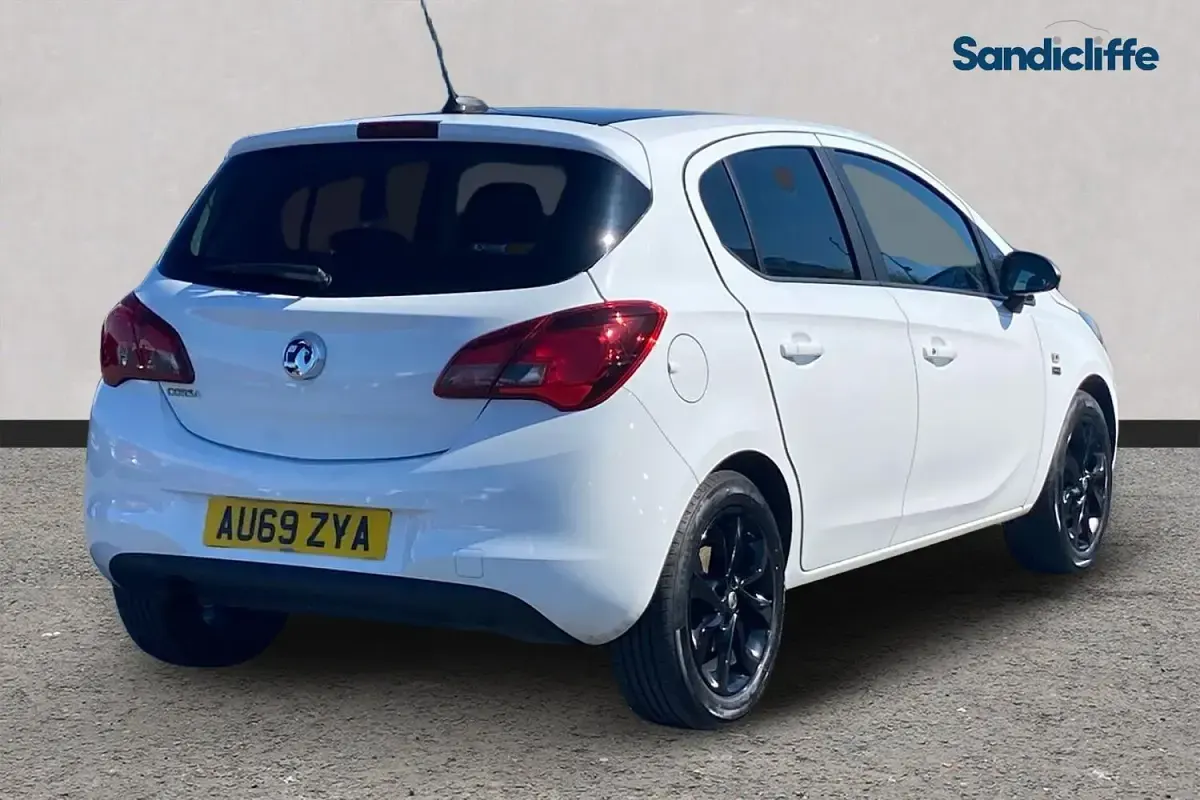 Used Vauxhall Corsa 75 HP (55 kW) 2019 White Hatchback