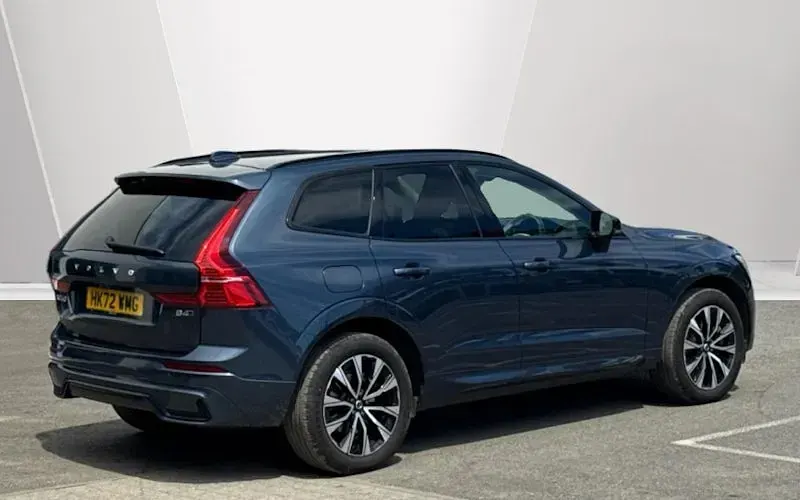 Used Volvo XC60 Plus 197 HP (144 kW) 2022 Blue SUV