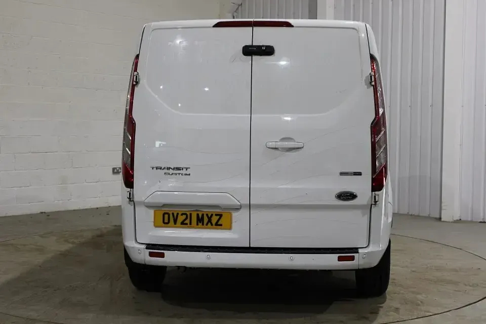 Begagnad Ford Transit Custom Limited 130 HK (95 kW) 2021 Vit Van