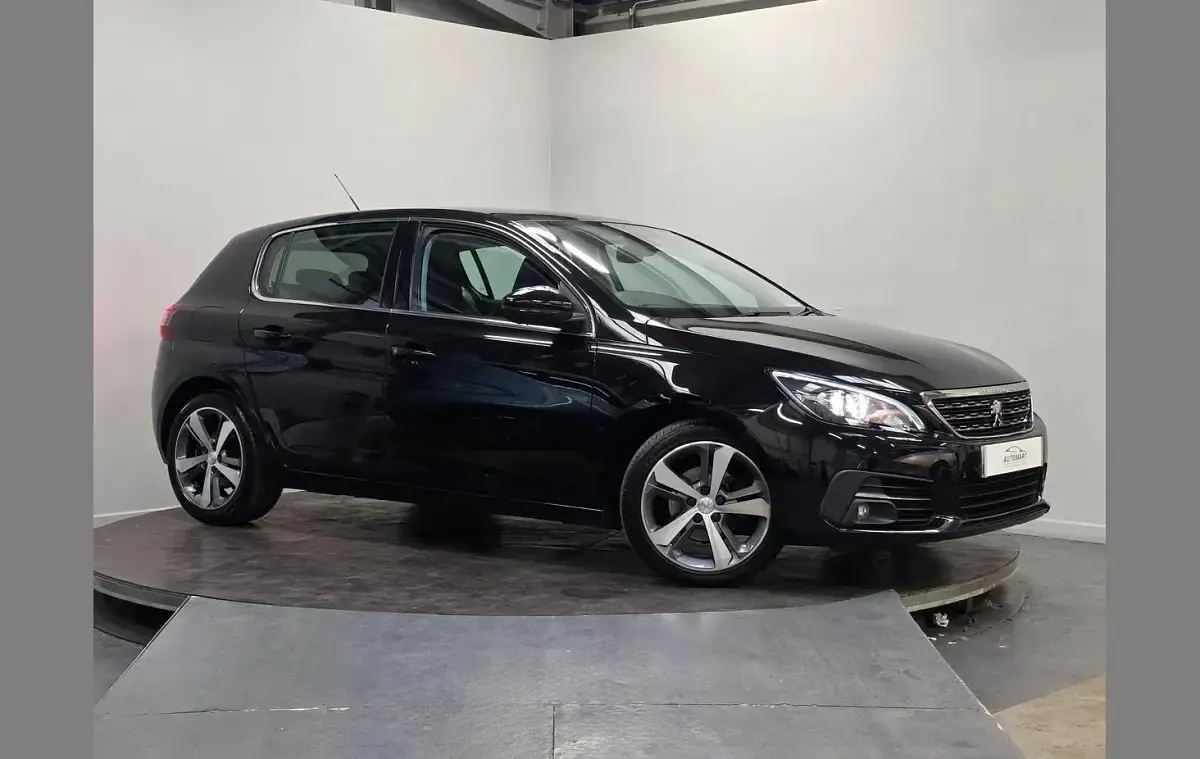 Used Peugeot 308 Allure 128 HP (94 kW) 2018 Black Hatchback