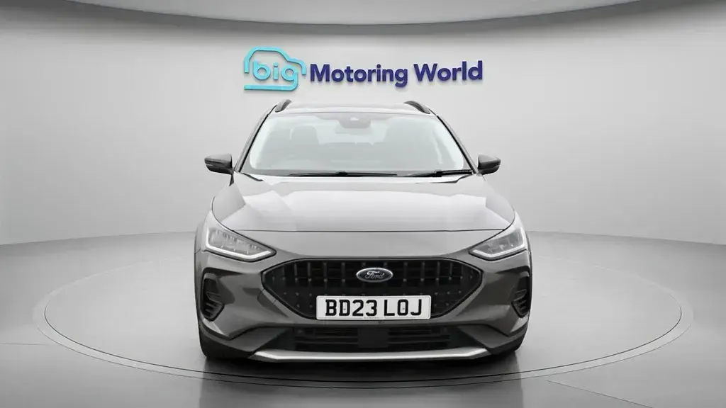 Begagnad Ford Focus Active 155 HK (114 kW) 2023 Grå Halvkombi
