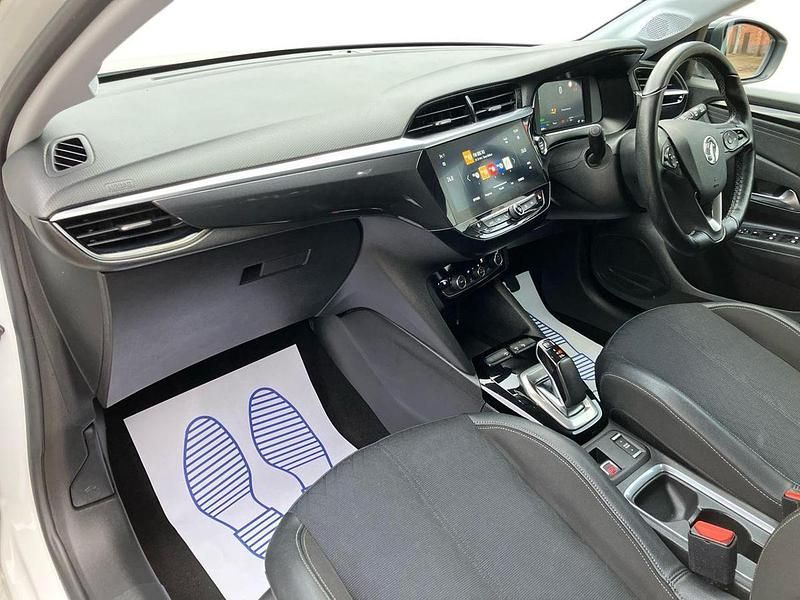 Used Vauxhall Corsa-e Elite 98 kW (134 HP) 2020 White Hatchback