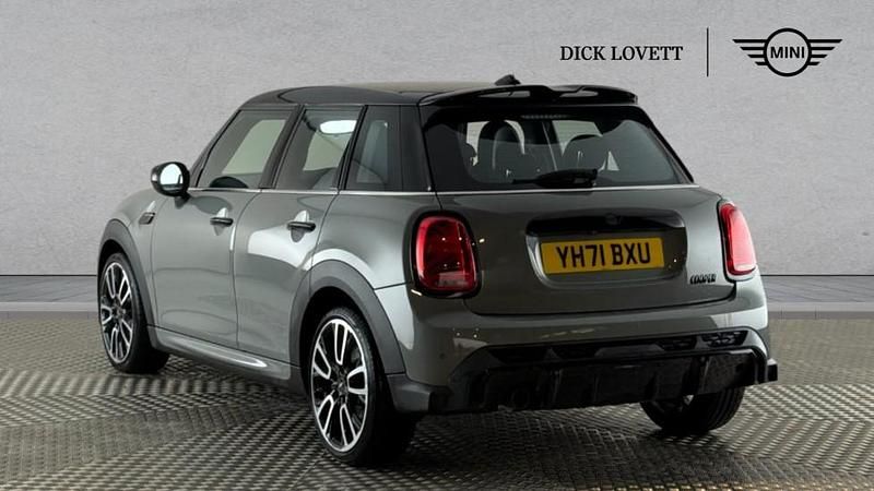 Used Mini Cooper Hatch 134 HP (98 kW) 2021 Moonwalk grey Hatchback