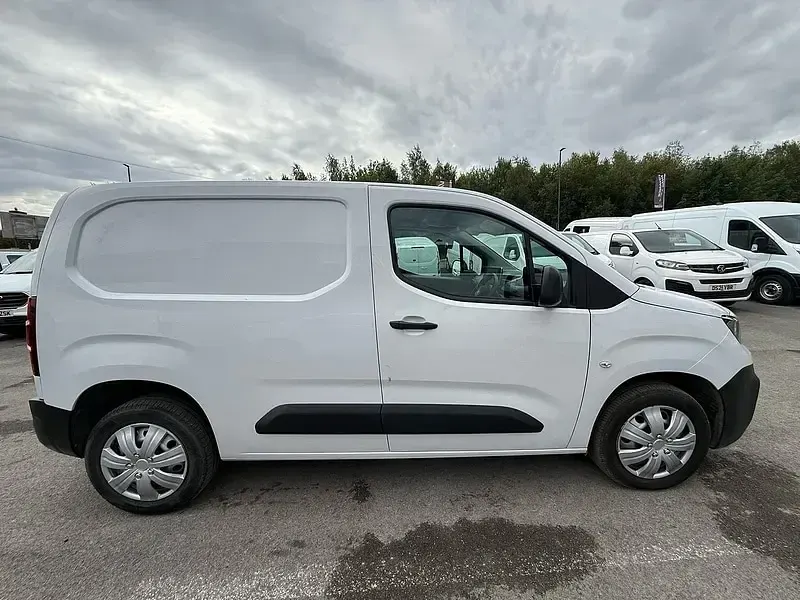 Used Peugeot Partner Premium 131 HP (96 kW) 2024 White MPV