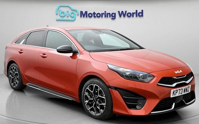 Used Kia ProCeed GT-Line 159 HP (116 kW) 2023 Orange Estate