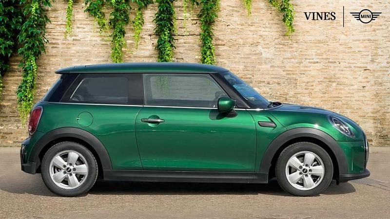 Used Mini Cooper Classic 134 HP (98 kW) 2022 Green Hatchback