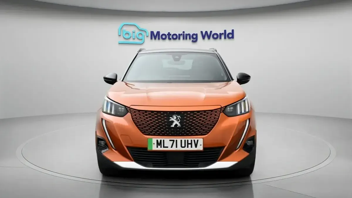 Used Peugeot e-2008 Premium 100 kW (136 HP) 2021 Orange SUV