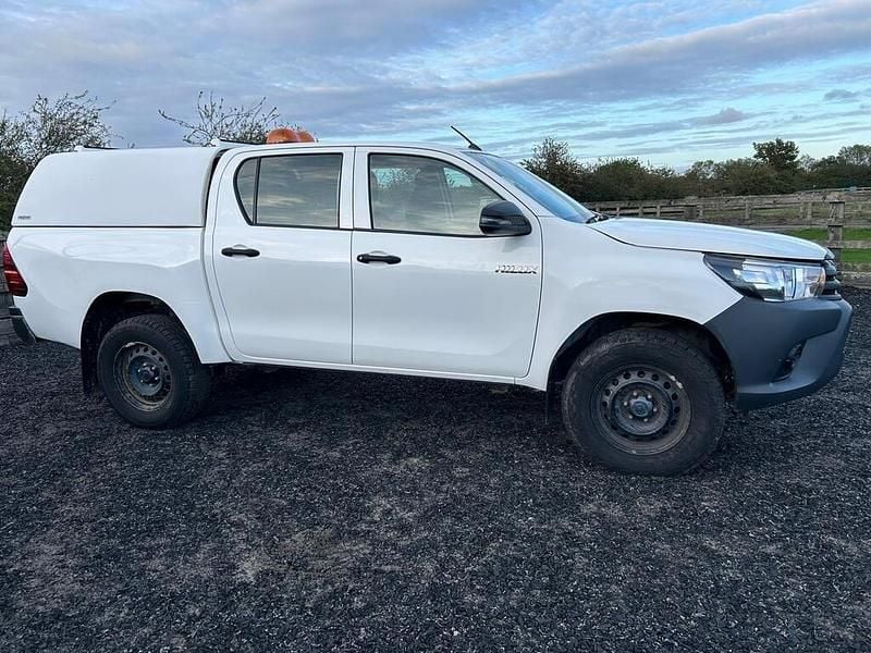Used Toyota HiLux Active 2019 White Pickup