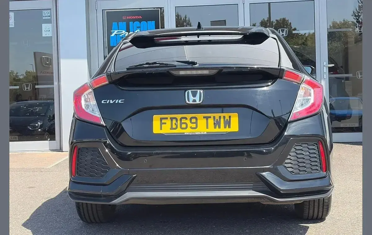 Used Honda Civic SE 126 HP (92 kW) 2020 Black Hatchback