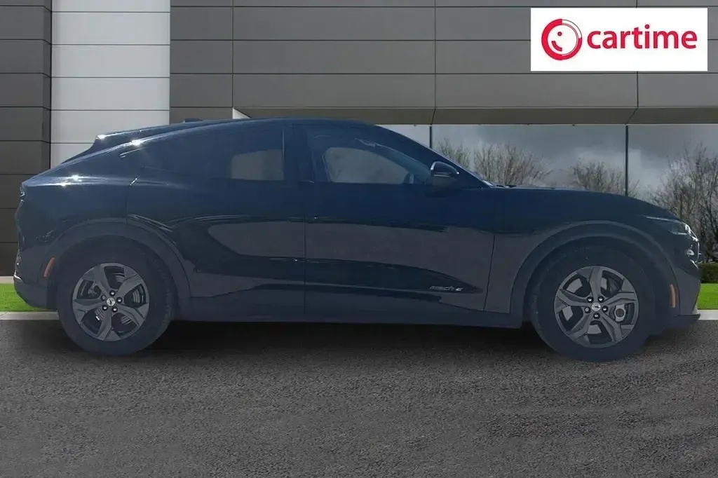 Begagnad Ford Mustang Standard Range 269 HK (197 kW) 2022 Svart Halvkombi