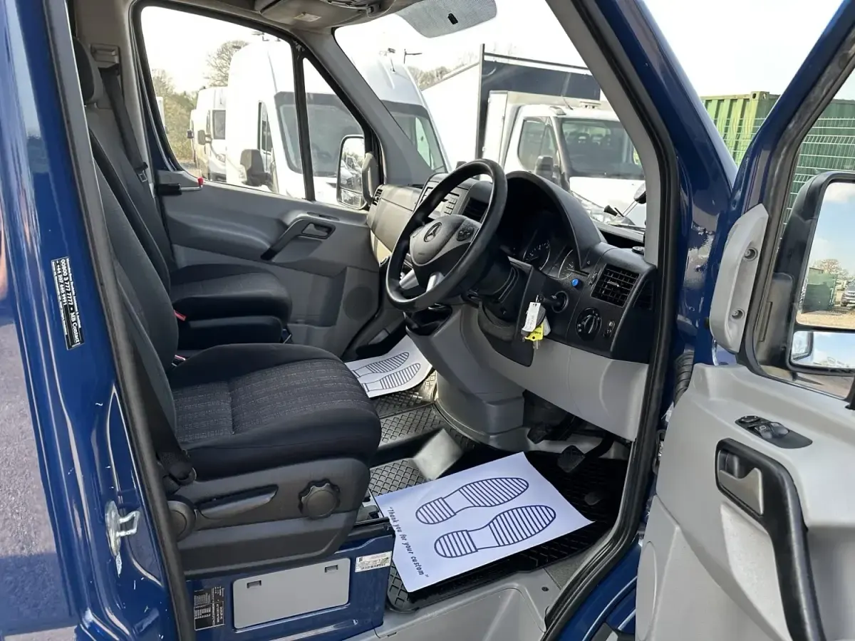 Używany Mercedes Sprinter 190 KM (139 kW) 2016 Niebieski