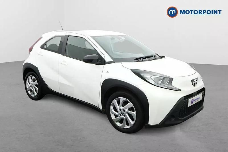 White Used 2022 Toyota Aygo X PURE SUV | £10,849 - Image 1/4