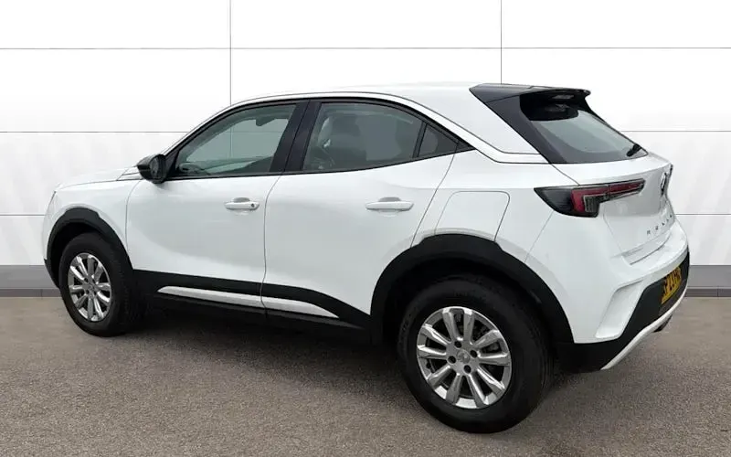 Used Vauxhall Mokka Design Edition 101 HP (74 kW) 2023 White SUV