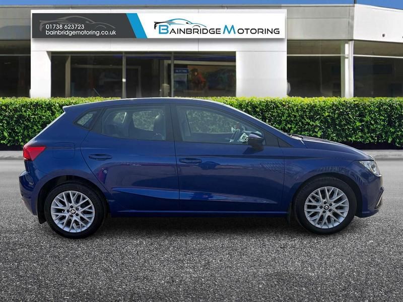 Used Seat Ibiza SE Technology 95 HP (69 kW) 2019 Blue Hatchback