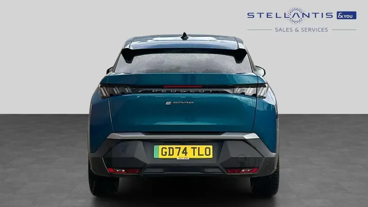 Used Peugeot e-3008 Allure 152 kW (207 HP) 2025 Blue SUV