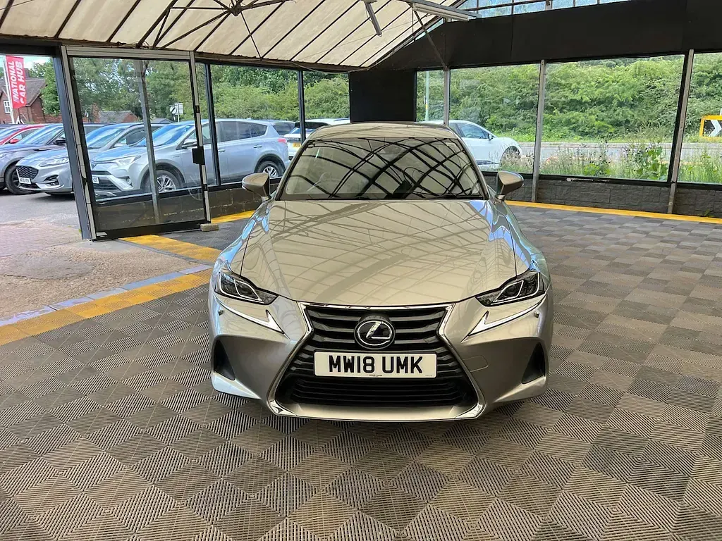 Used Lexus IS300h 223 HP (164 kW) 2018 Silver Sedan