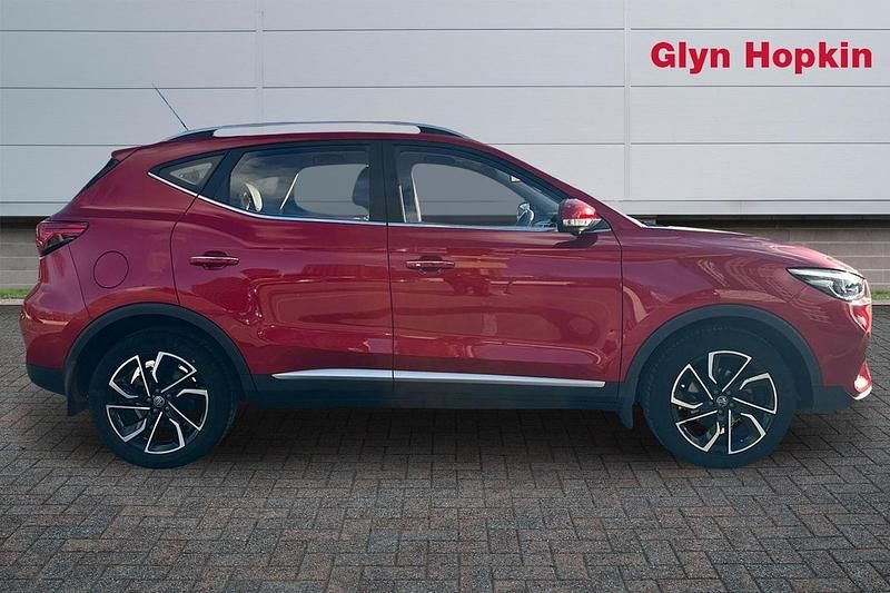 Used MG ZS Exclusive 111 HP (81 kW) 2022 Red SUV