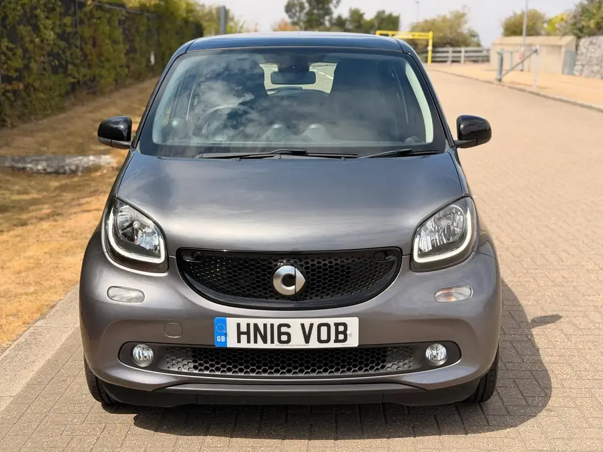 Used Smart ForFour Premium 90 HP (66 kW) 2016 Grey Hatchback