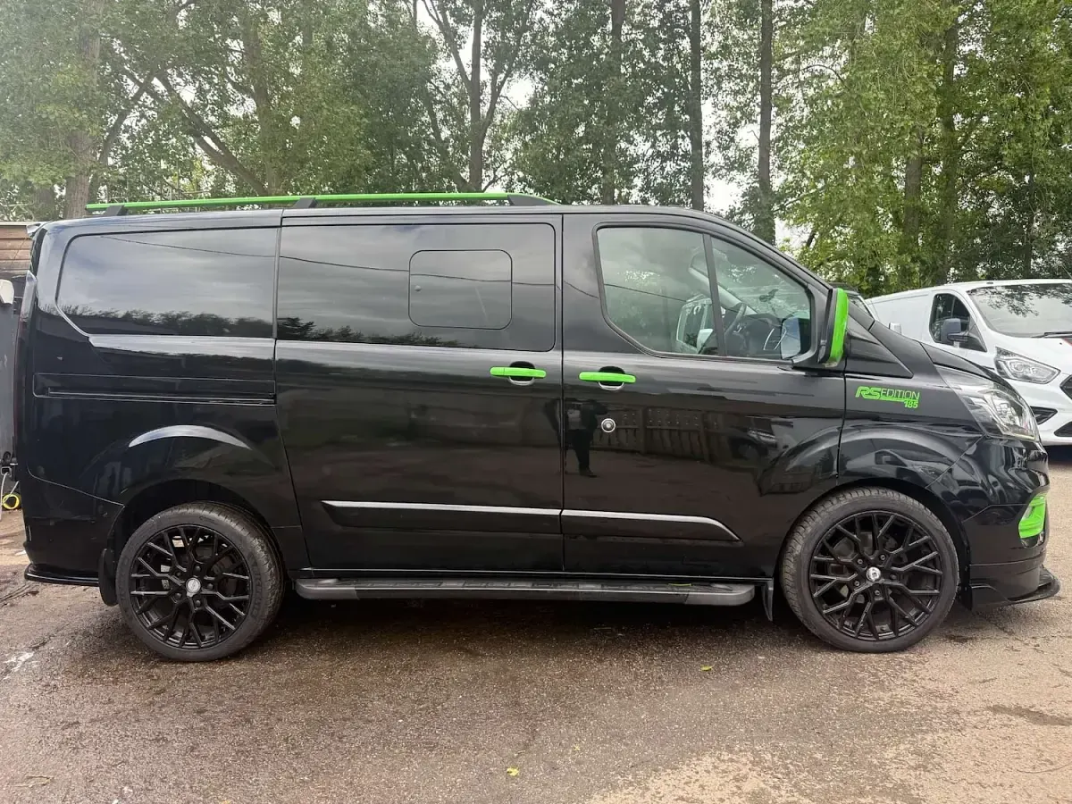 Used Ford Transit Custom Limited 185 HP (136 kW) 2020 Black Van