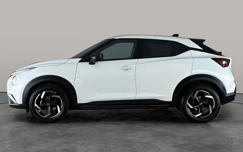 Used Nissan Juke N-Connecta 114 HP (83 kW) 2023 White SUV