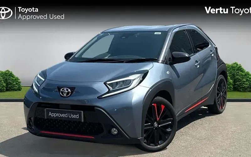 Used Toyota Aygo X 72 HP (52 kW) 2023 Grey SUV