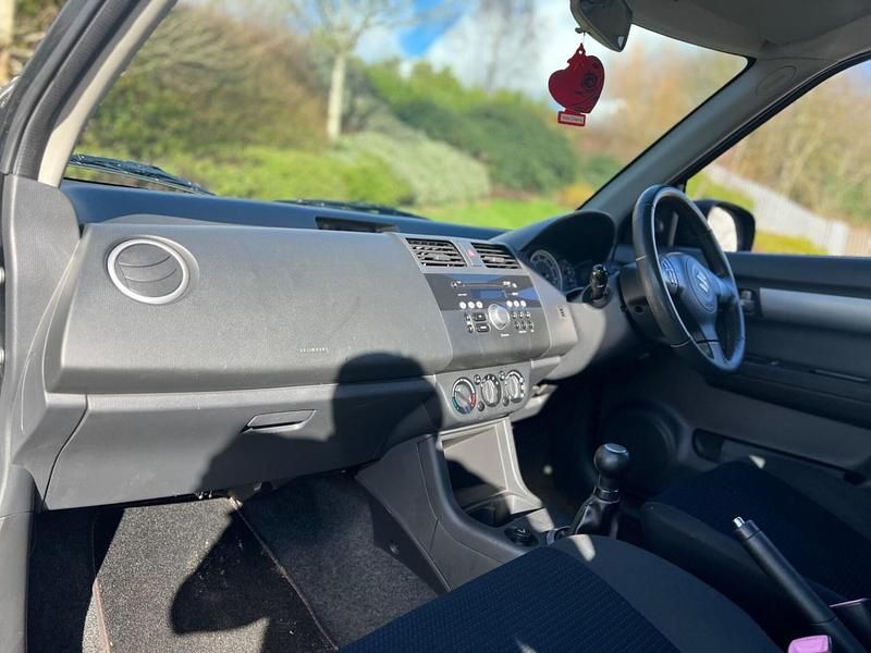 Used Suzuki Swift GL 2009 Black Hatchback