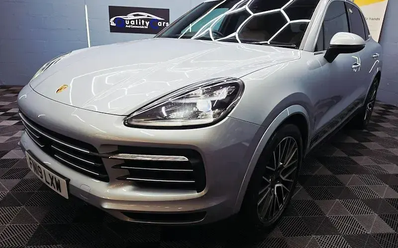 Used Porsche Cayenne 340 HP (250 kW) 2019 Silver SUV