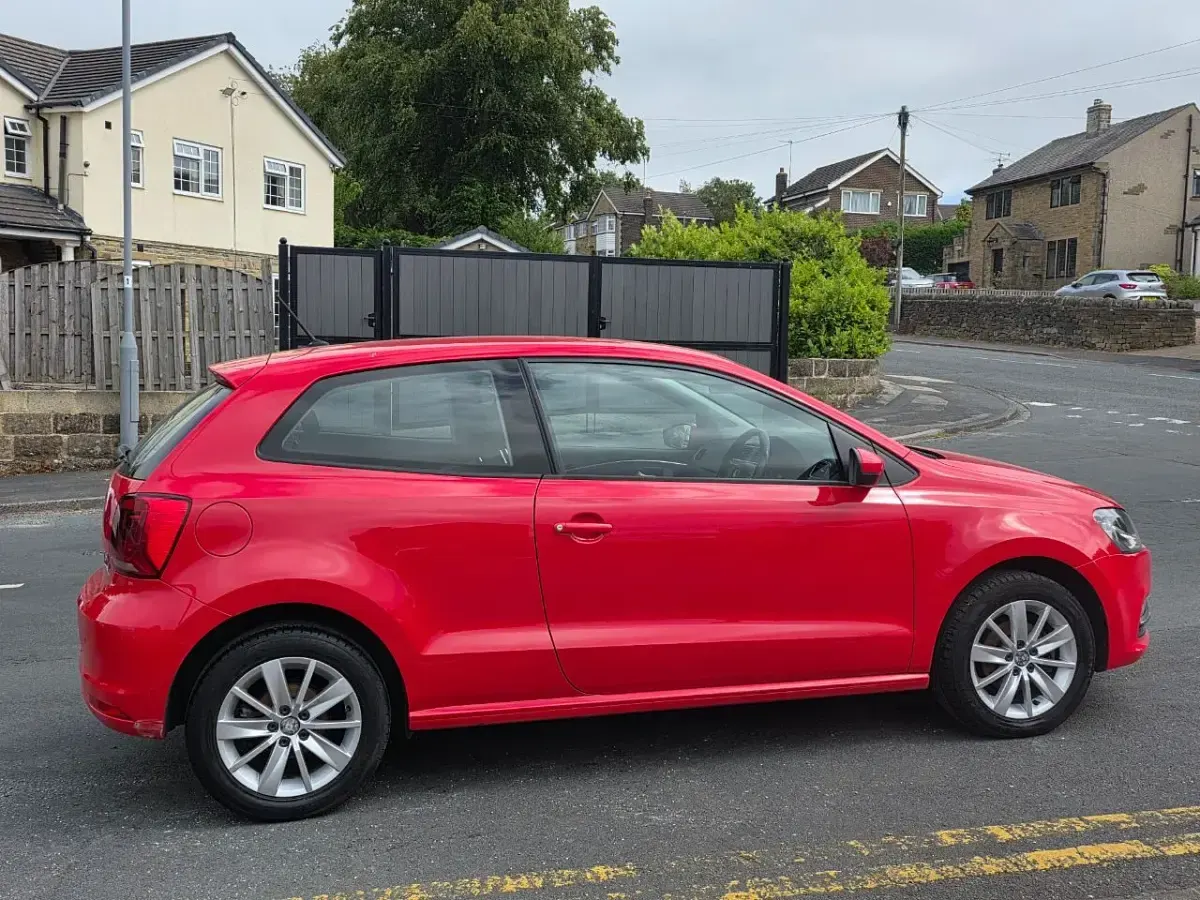 Used VW Polo SE 2015 Red Hatchback