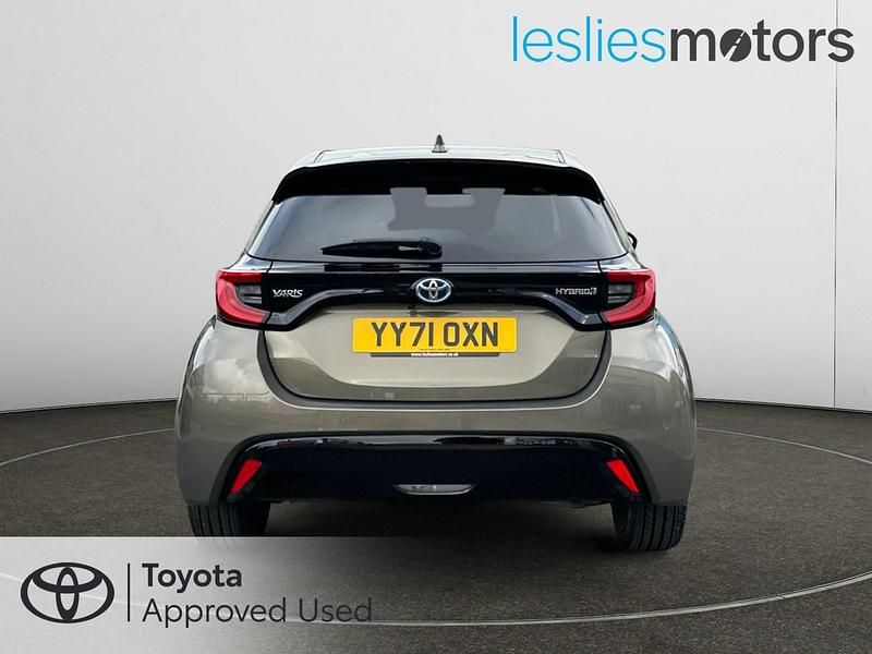 Second-hand Toyota Yaris Hybrid 2022 Maro Hatchback